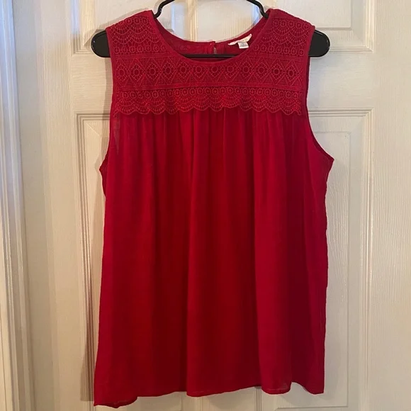 Cato Red Sleeveless Blouse with Lace Detail - Picture 3 of 12